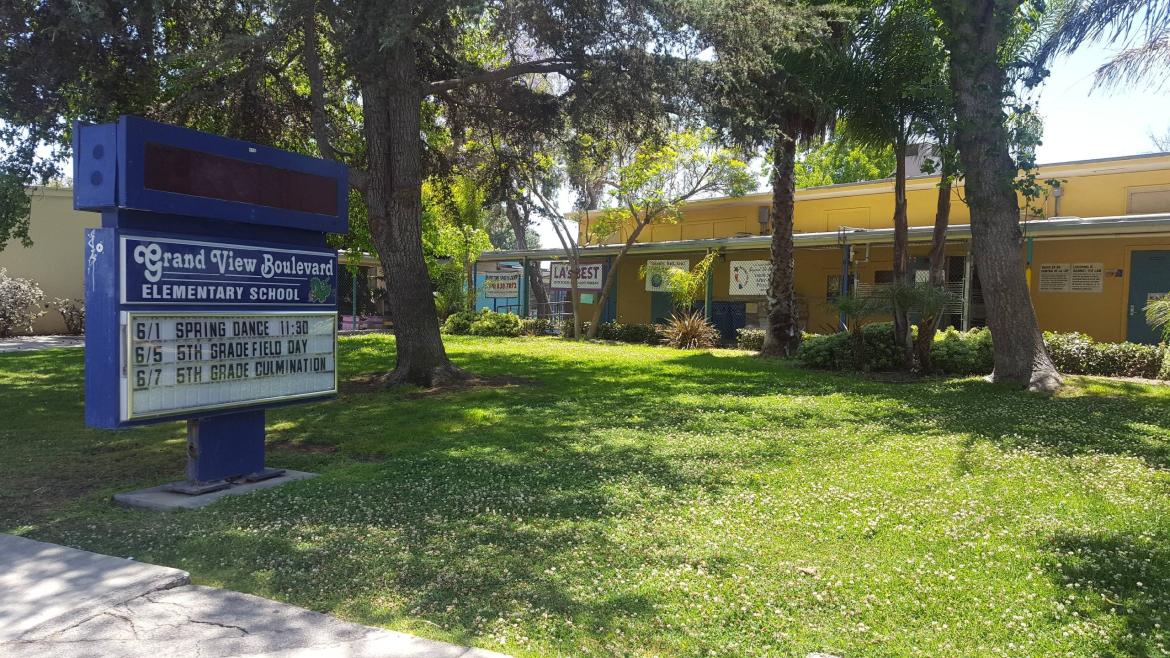 image of the entrance of Grand View Blvd. Elementary School